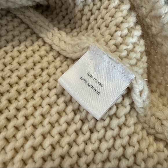 Q+A Chunky Knit Sweater - Picture 6 of 6